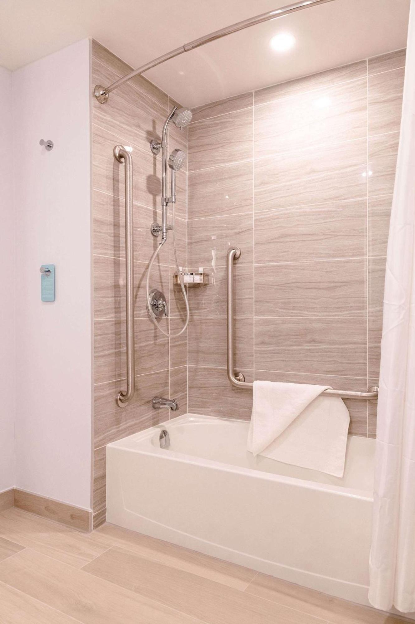 Hilton Garden Inn Sudbury, Ontario, Canada المظهر الخارجي الصورة